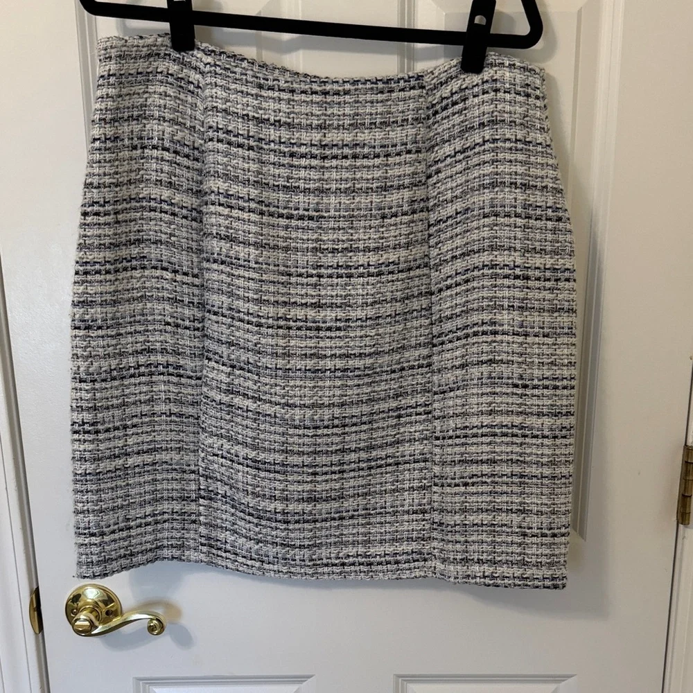 Ann Taylor Blue and White Tweed Pencil Skirt 14 NWT - Picture 4 of 4